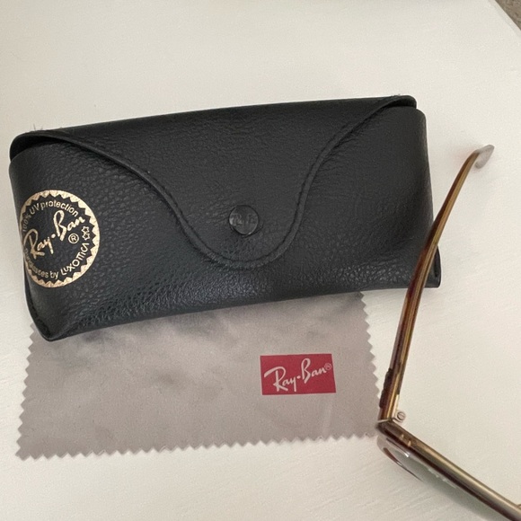 Ray-Ban’s in brown with brown lenses. - Picture 8 of 9